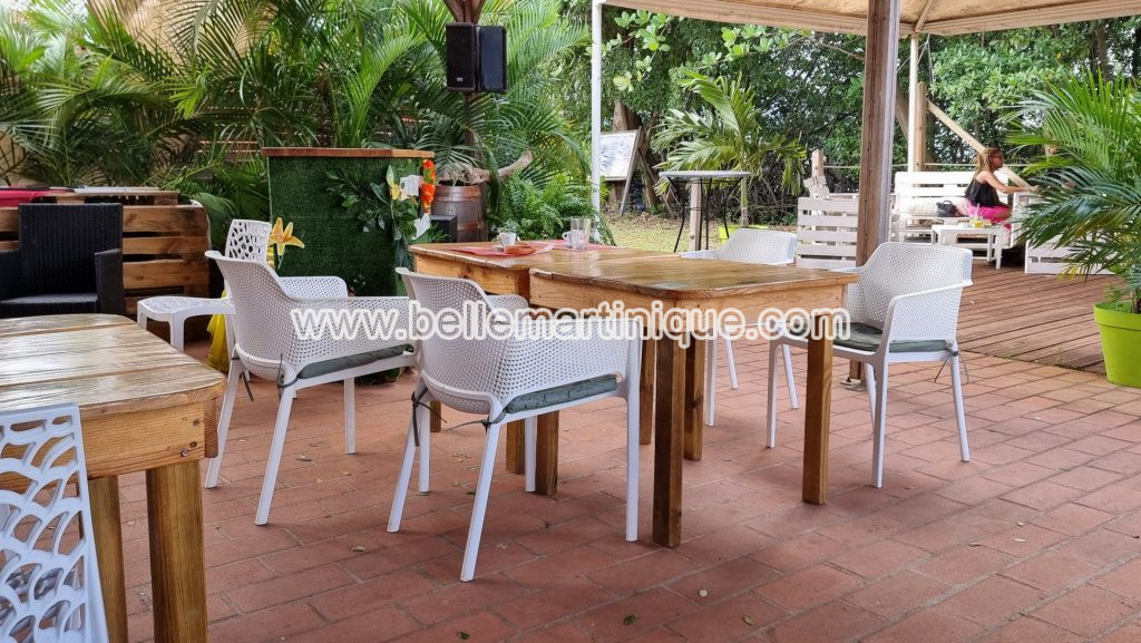 green-paradise-salle-restaurant-village-de-la-poterie-martinique