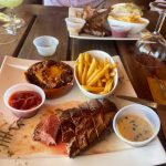 Aquarium Martinique, un restaurant et Bar à rhums avec piscine au Marigot