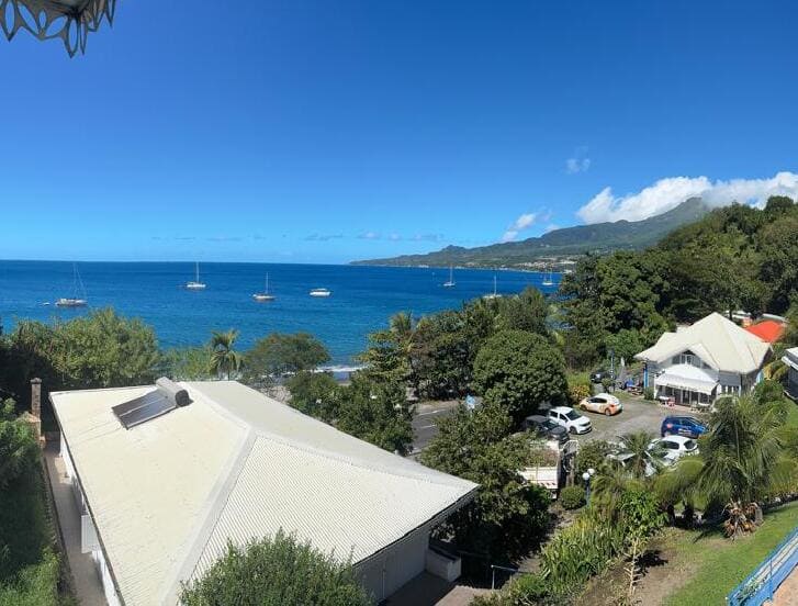 Madicreoles-Residence-de-tourisme-appartement-piscine-le-carbet-martinique-antilles-caraibes-1-3