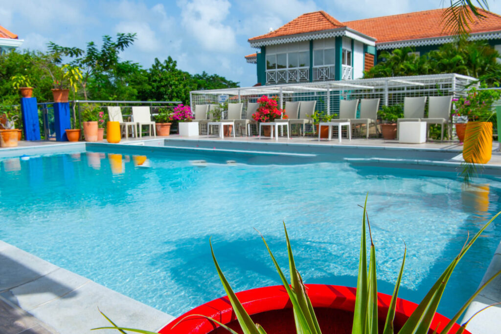 hotel-fregate-bleu-piscine-martinique