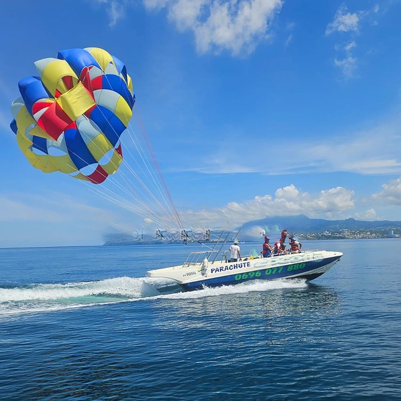 Cocofly-bouee-tractee-parachute-ascensionnel-les-trois-ilets-martinique-antilles-caraibes-3